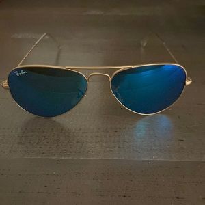 RayBan aviator Sunglasses. In mint condition. No case. Made in Italy